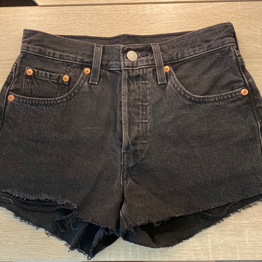 Black Levi Shorts 501
